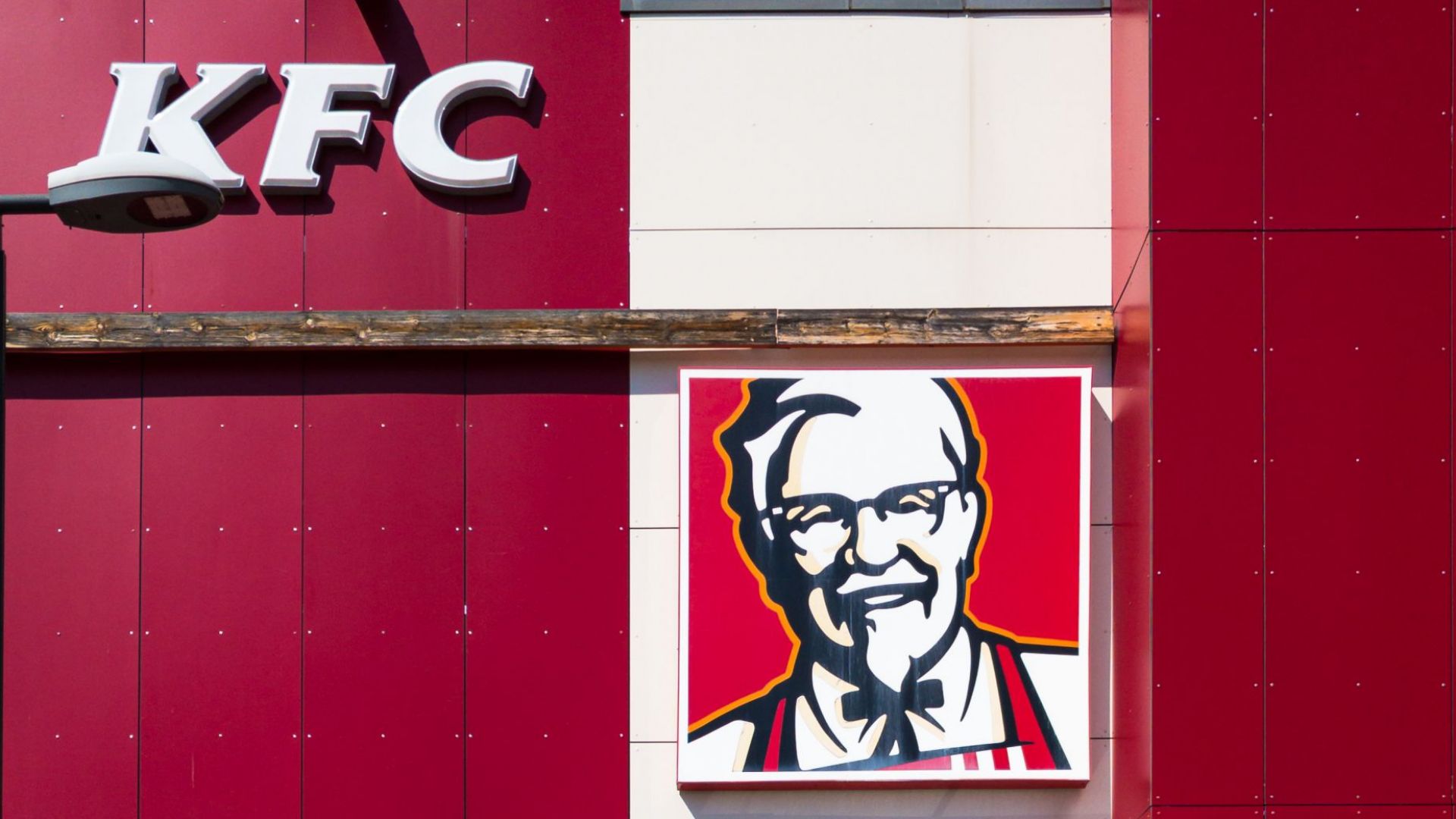 Недостиг на пържени картофи доведе до призив за бойкот на KFC в Кения