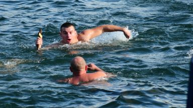 Димитър Станков от София на 25 години извади кръста от