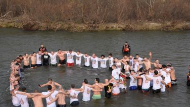 28 годишният Димитър Налбантов от с Искра хвана кръста на днешния