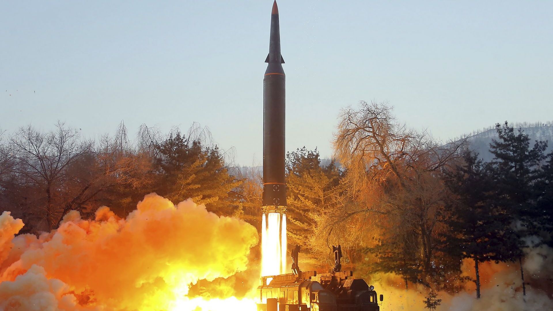 Северна Корея заяви, че е изстреляла свръзхвукова ракета