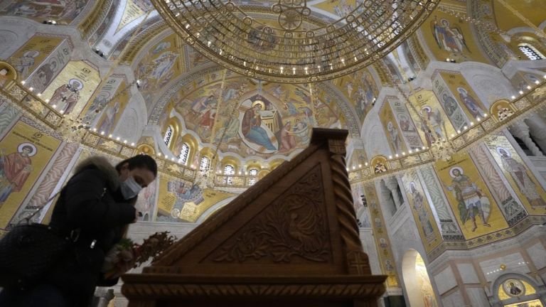 За православните християни в Русия, Сърбия и други страни вчера