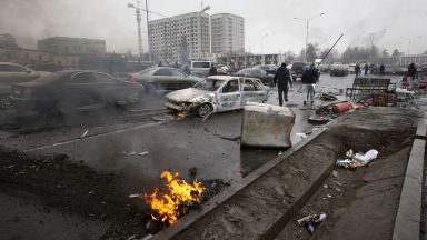 Казахстанският президент: С терористи няма преговори, трябва да бъдат унищожени (снимки)