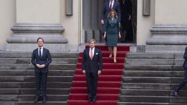 Крал Вилем Александър се върна от семейна ваканция в Гърция за