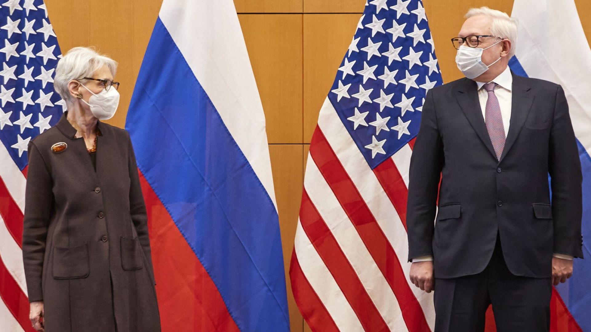 След близо 8 часа преговори без заобикаляне на острите ъгли: Какво си казаха САЩ и Русия?