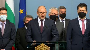 Четири години след подписването на договора от 2017 г Република