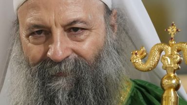 Сръбският патриарх Порфирий заяви че на всички служби в храмовете