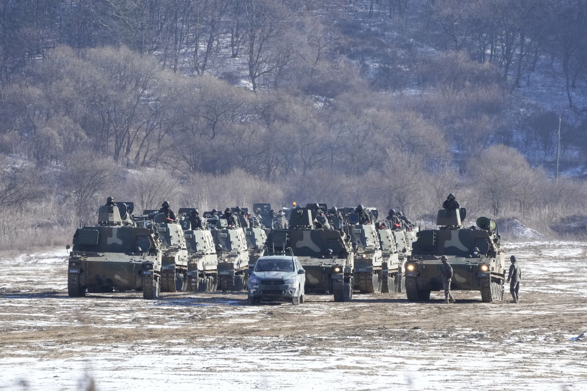 Южна Корея разположи гаубици на границата със Северна Корея