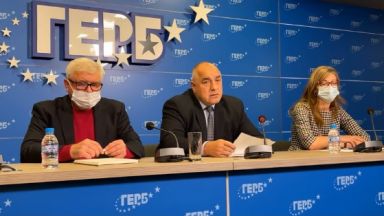 Вчера президентът Радев отне на премиера Кирил Петков всякаква възможност