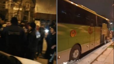 Управляващата промяна прави отчаяни опити да спре протестиращите от Варна