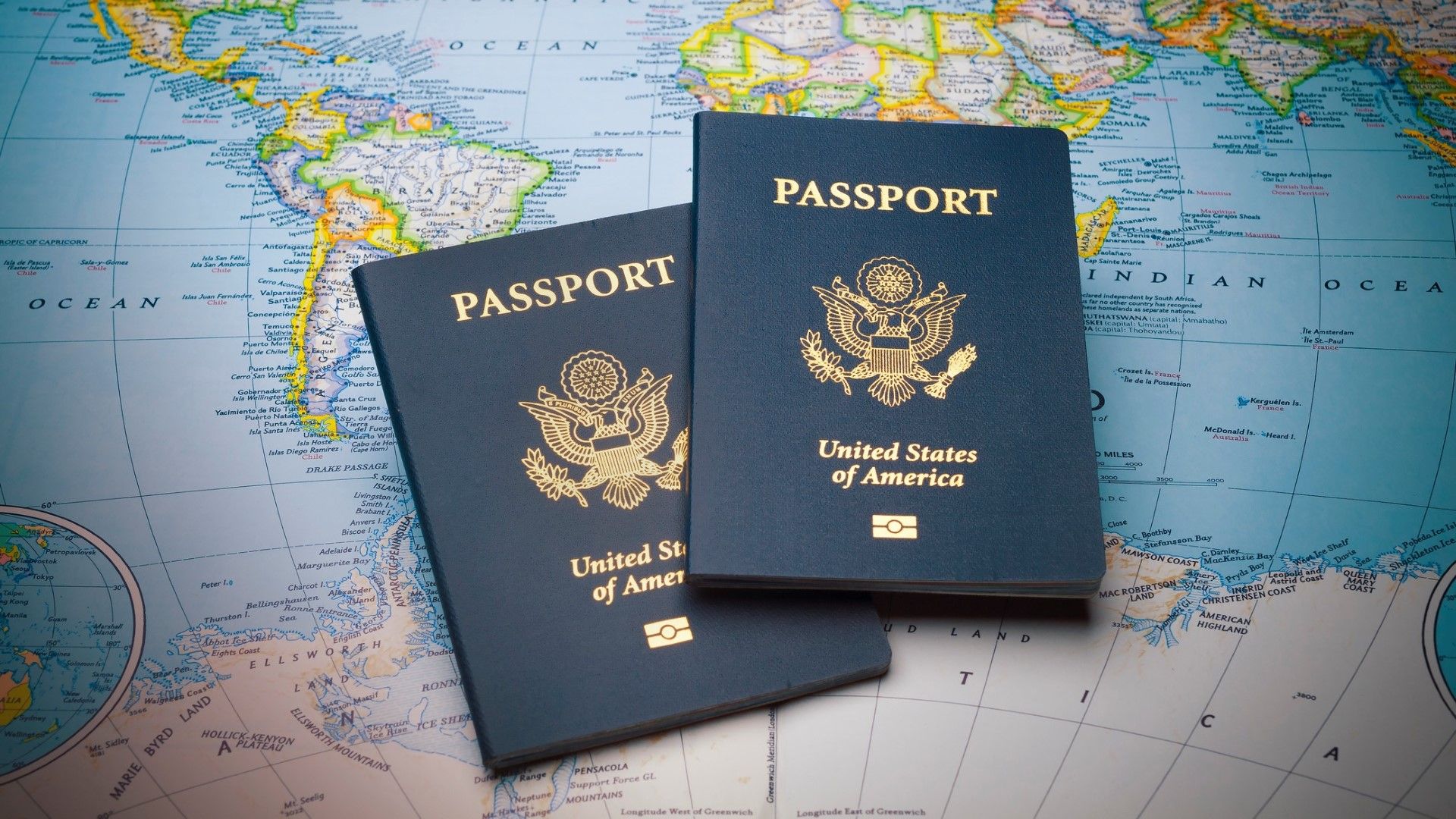 Обявиха кои са най-могъщите паспорти в света за 2022 г.
