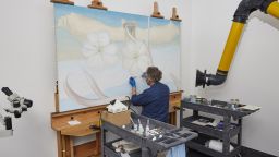 Реставрираната за 145 000 долара картина на Джорджия О'Киф, отново е изложена в музея й в Санта Фе
