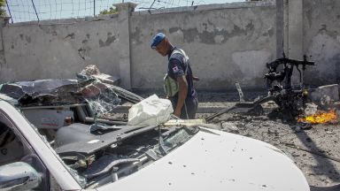 Най малко осем души са загинали при експлозия на кола бомба