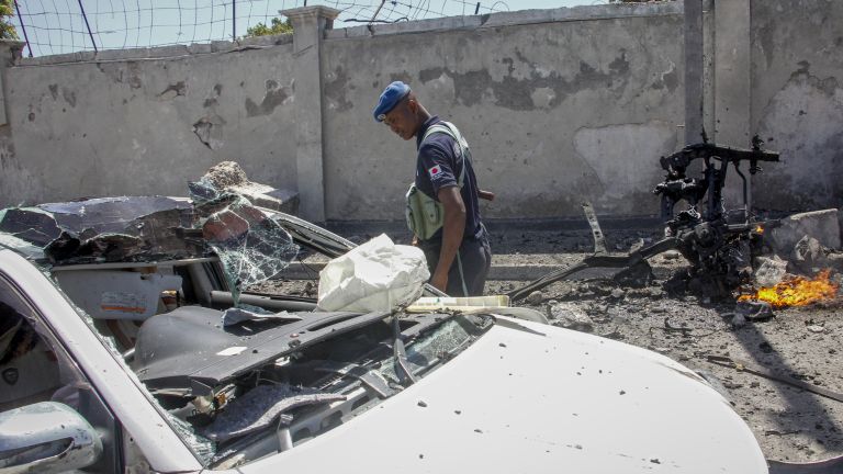 Най-малко осем души са загинали при експлозия на кола бомба