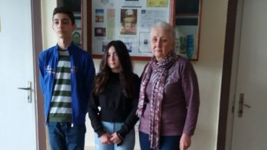 Двама ученици в Русе получиха стипендията "Антон Петров"