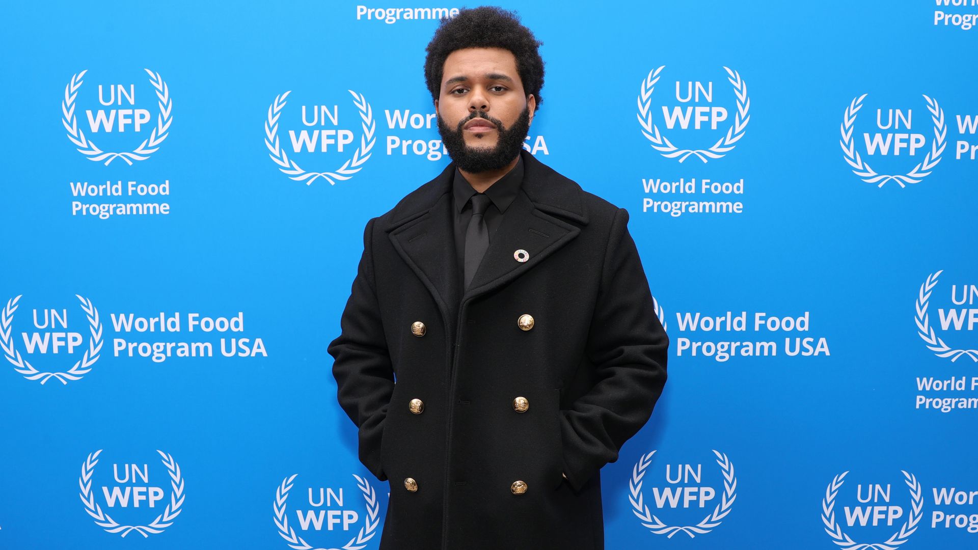 The Weeknd прекъсна концерта си в Калифорния по средата, обяви, че изгубил гласа си