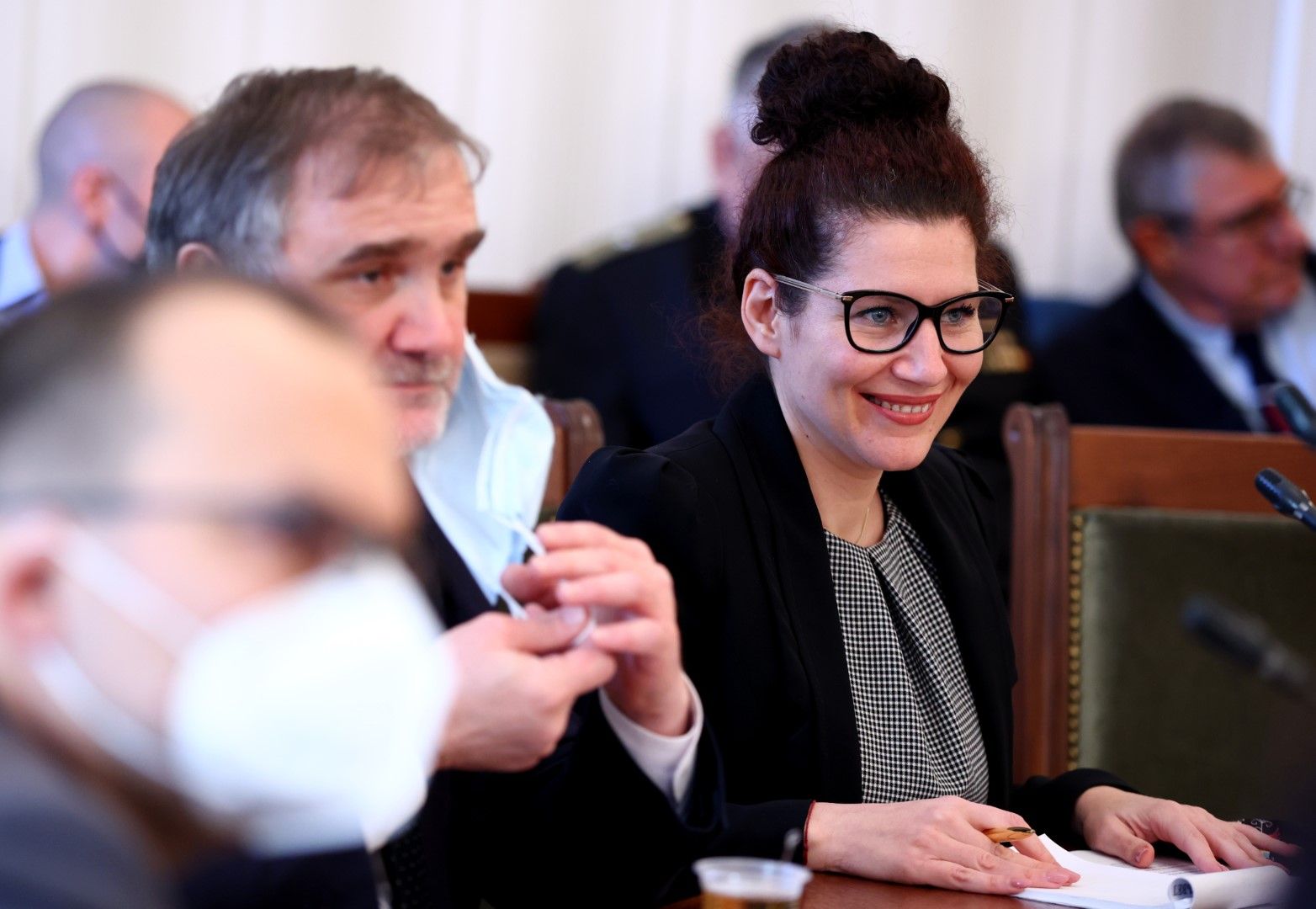 Калина Константинова - заместник министър -председател по ефективното управление по време на заседание на Комисията по транспорт и съобщения