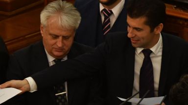 Председателят на антикорупционната комисия Сотир Цацаров е получил днес в