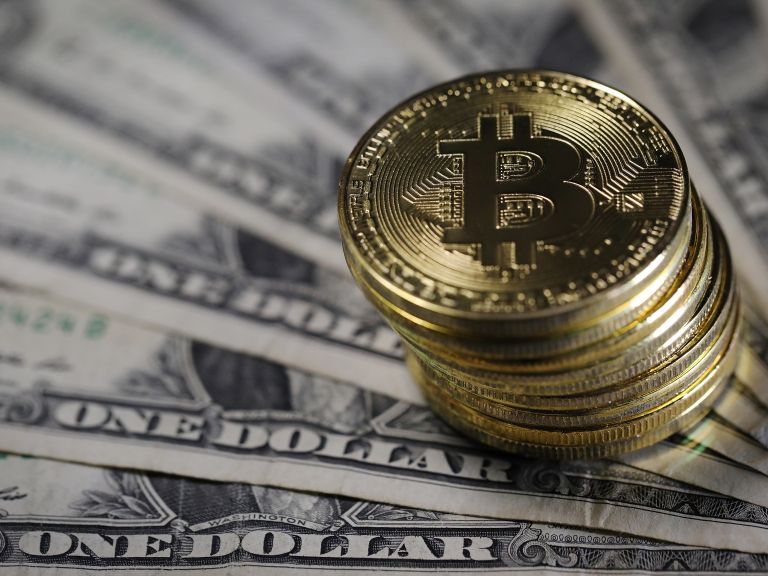 Биткойнът поскъпна до над 40 000 долара