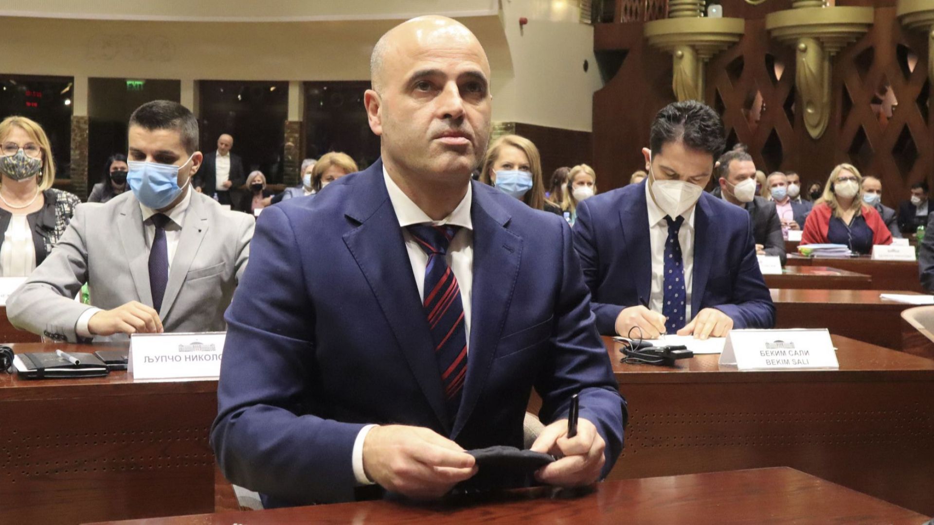 Внасят в македонския парламент предложение за исканите от България и ЕС промени в конституцията 