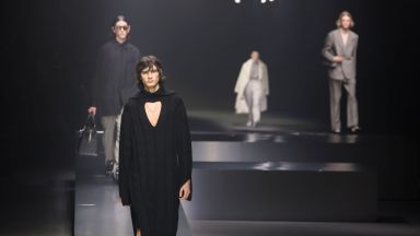 Fendi се завърна на Седмицата на модата в Милано с небрежна елегантност, Dolce & Gabbana - с цветно изобилие