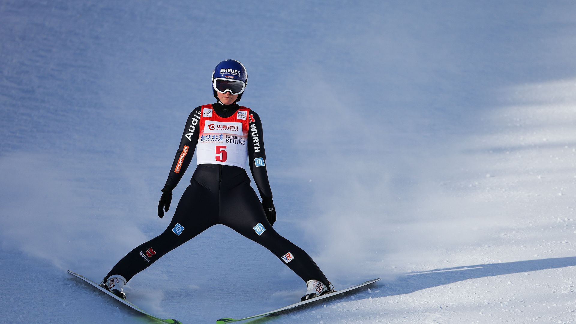 Първата олимпийска шампионка в ски скоковете пропуска Пекин 2022