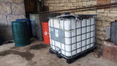 3200 литра горива както и 350 литра етилов алкохол без