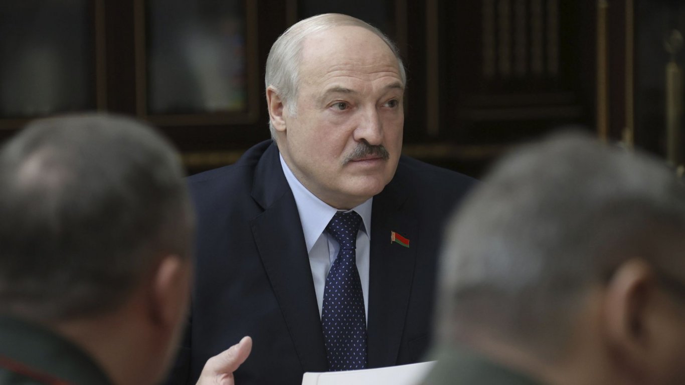 Беларус въвежда смъртно наказание при държавна измяна на военни и държавни служители