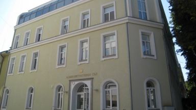 Административният съд в Ловеч е останал почти без нито един