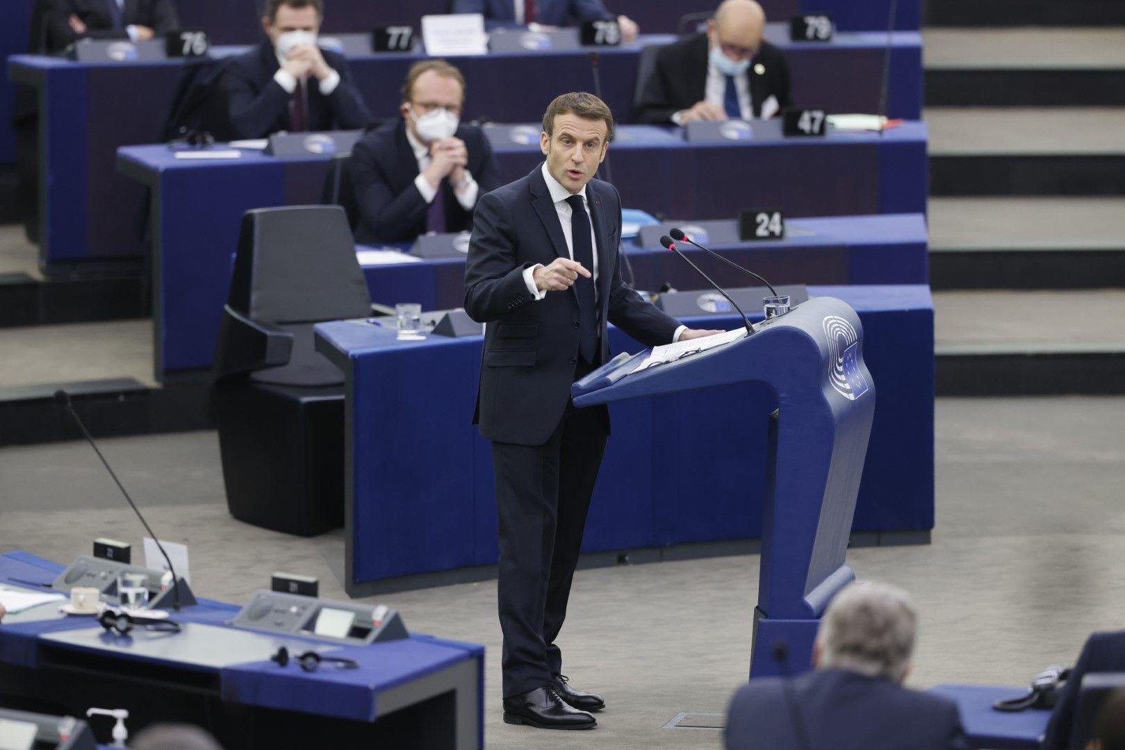 Еманюел Макрон говори пред евродепутатите