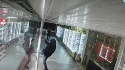 Заловиха двама гастрольори обирджии, атакували магазини в Бургас