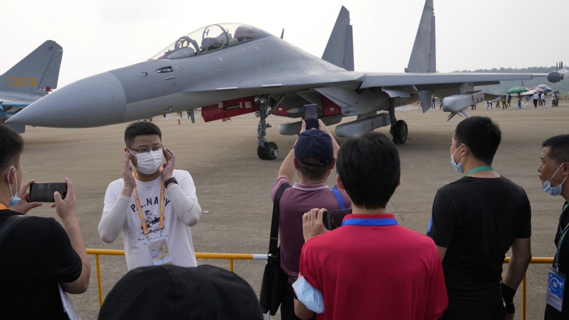 Китай изпрати 39 военни самолета към Тайван в поредна демонстрация на сила