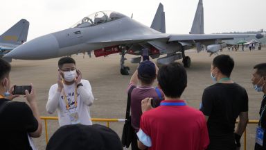 Китай изпрати 39 военни самолета към Тайван в най голямата