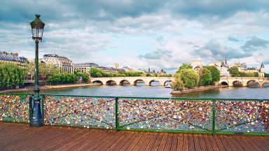 Париж се обяви срещу Airbnb