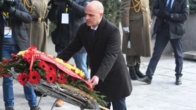 Открито честно и равноправно нарече сътрудничеството си с българския премиер