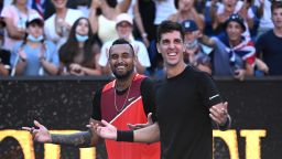 Тенис хулиганите продължават да забавляват себе си и феновете в Австралия