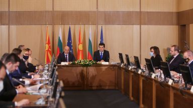 Вицепремиерът по европейските въпроси на Северна Македония Боян Маричич призова