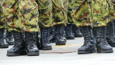 Криза за кадри в армията свободните места в страната са