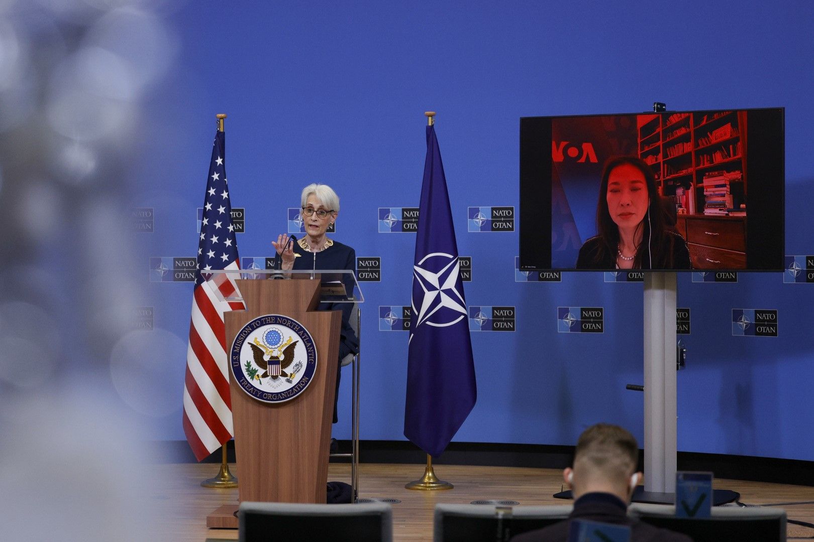 Американският заместник-държавен секретар Уенди Шърман от централата на НАТО в Брюксел