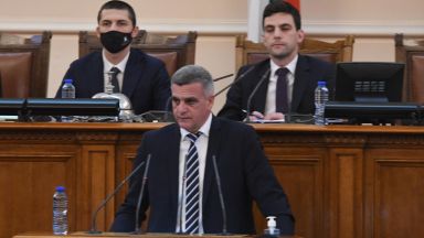 Предвидено е ремонтът на пистата на авиобазата Граф Игнатиево да