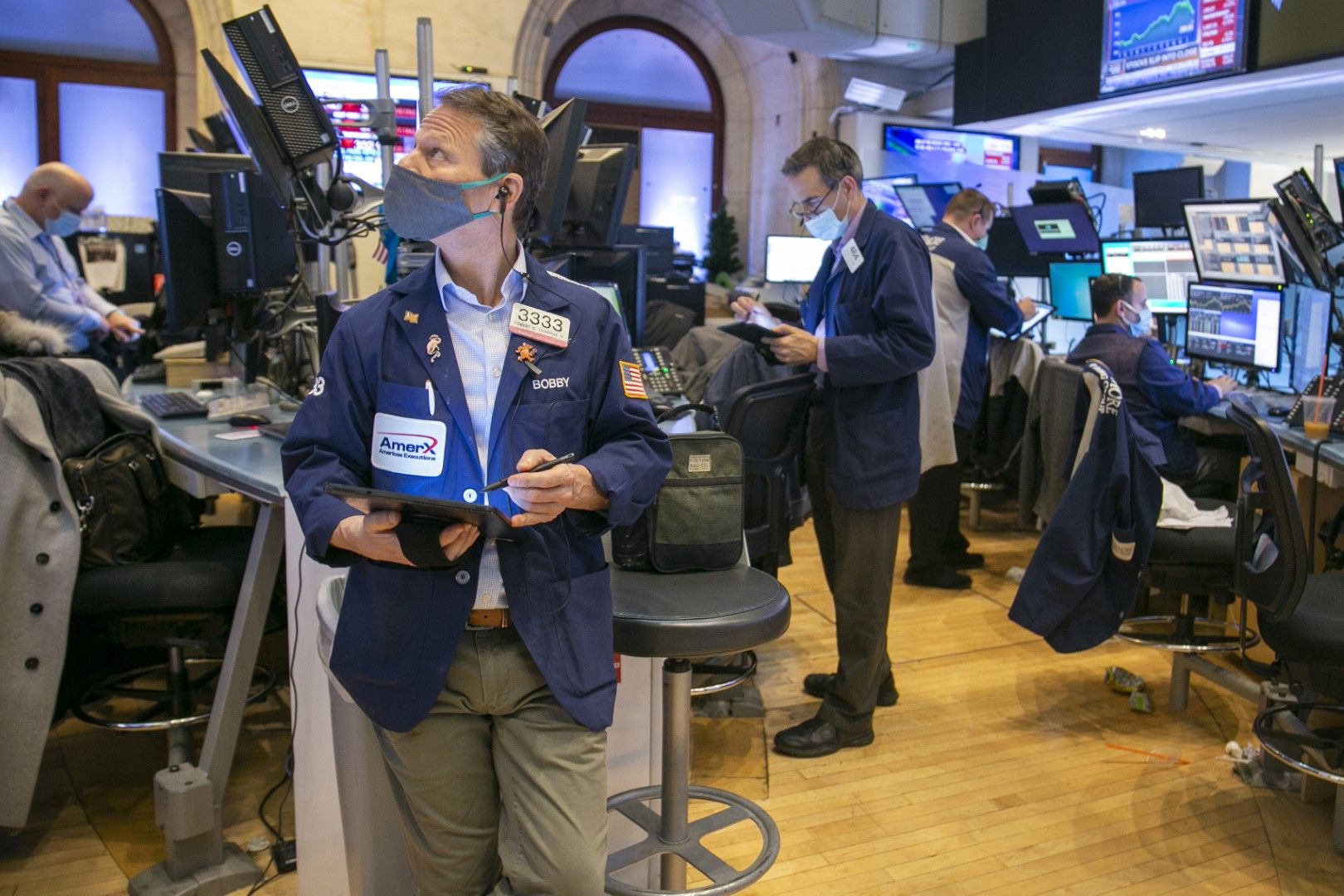 Акциите на Wall Street паднаха в сряда след решенията на Федералния резерв