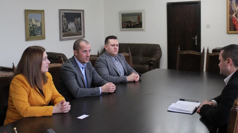 Британската софтуерна компания с над 10 000 служители по целия