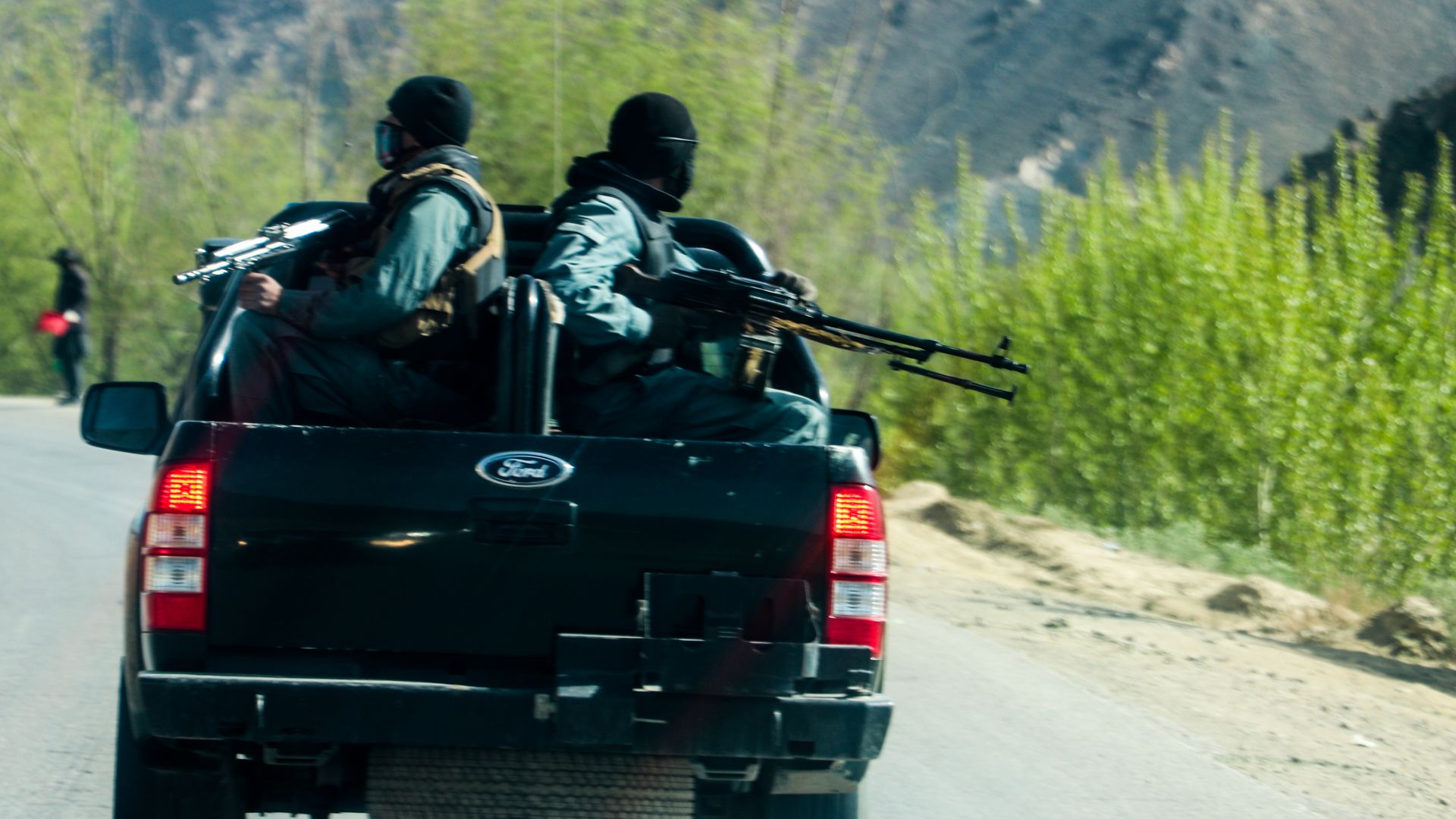 Престрелки с минохвъргачки и гранатомети на границата между Таджикистан и Киргизстан 