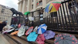 Флашмоб под мотото "Да им пречупим чадъра!" се проведе пред Съдебната палата