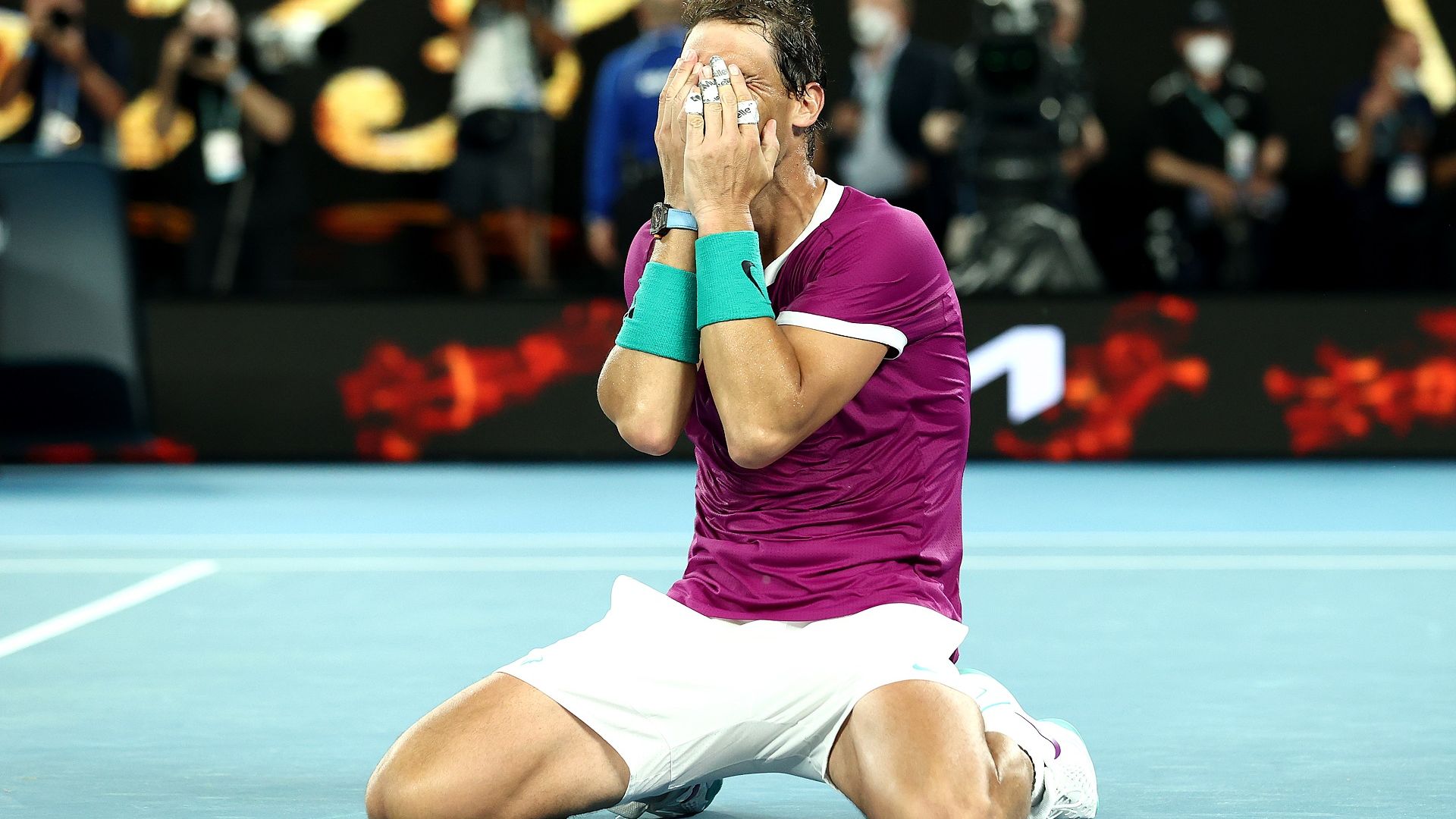 Надал през сълзи: Преди месец не знаех дали ще играя тенис, днес съм шампион