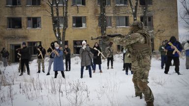 България ще предостави на Украйна леко стрелково оръжие и някои