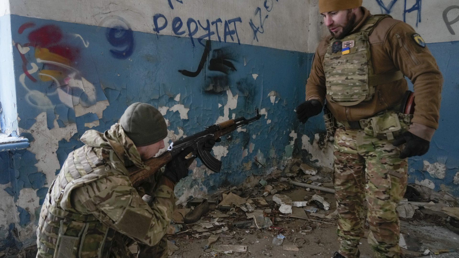 В Донецк вият сирени, започна евакуация на руско население (видео)