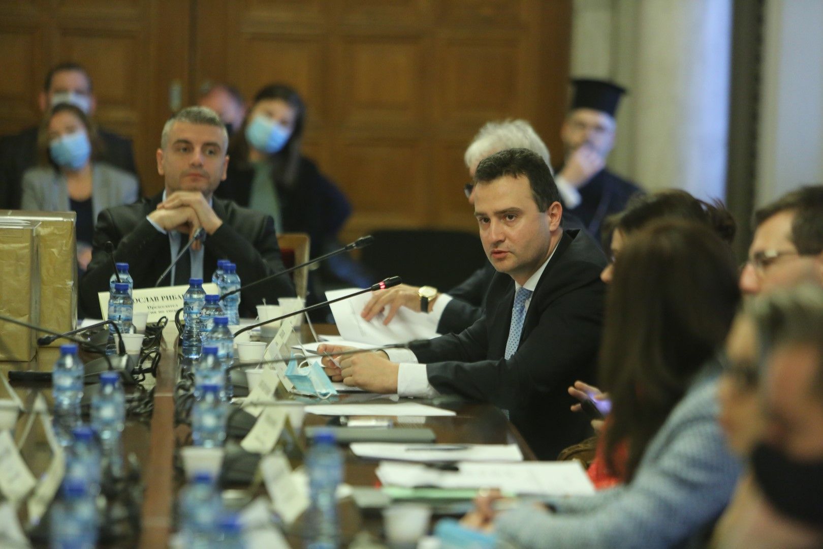 Заседание на парламентарната енергийна комисия - депутатът Жечо Станков на преден план линия вдясно