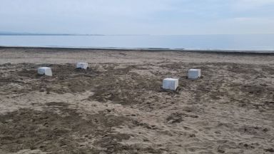 Сигнали за бетон на плажа в Бургас вдигна на крак строителен контрол
