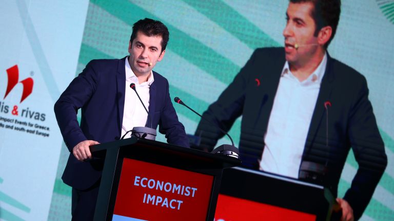 Премиерът Кирил Петков коментира критиките на президента Радев срещу него,