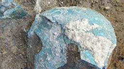 Останки от древен храм и шлемове на бойци са открити при разкопки в Южна Италия